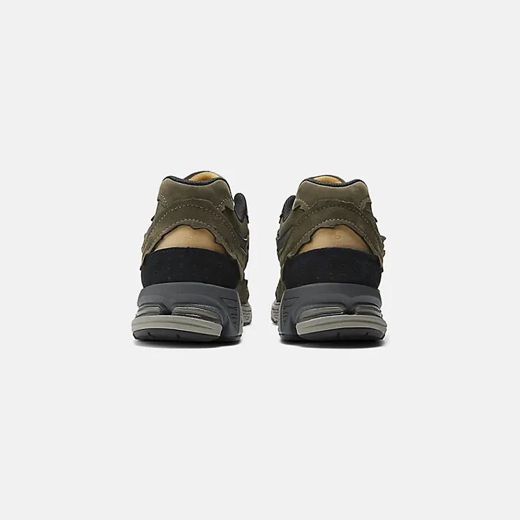 new-balance-2002r M2002RDN