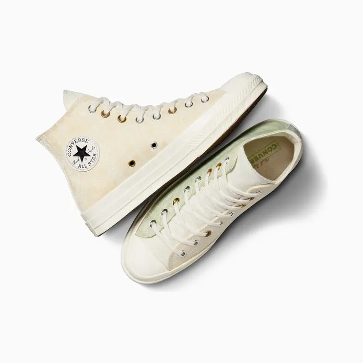converse-chuck-taylor-all-star A04496C