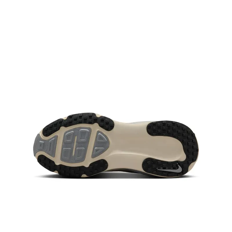 Nike Vomero 18 GS “Cream Coconut Milk Metallic Gold Grain” (IM6127-200)