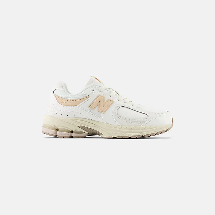 New Balance 2002 GS “Beige / White” (GC2002VF)
