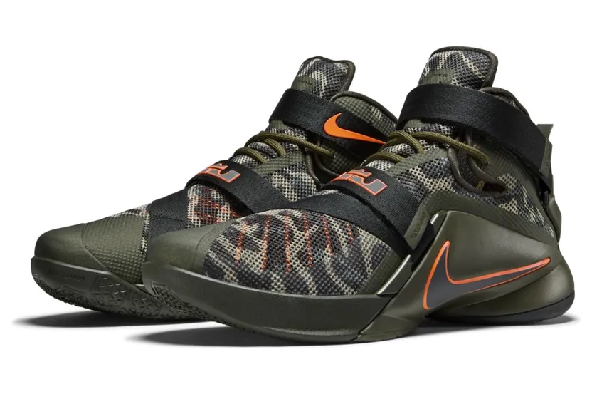 LeBron Soldier 9 Cargo Khaki/Sequoia-Bamboo-Black (749490-303)