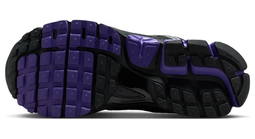 nike-vomero FJ2028-004