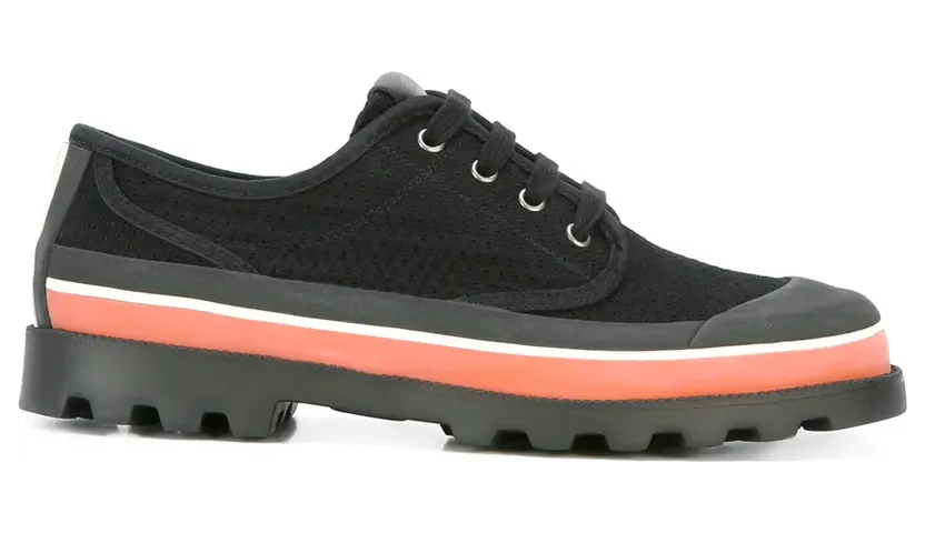 Valentino Garavani Sneakers met geperforeerd canvas – 0no (YS0967GTS)