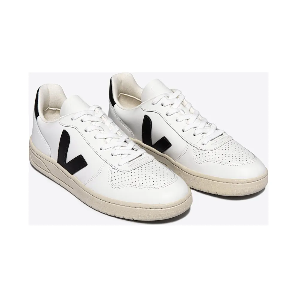 Veja V-10 – “White Black” (VX0200005A)