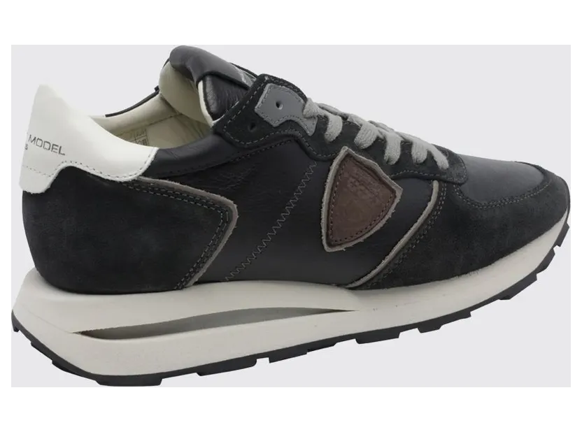 Philippe Model Tropez Haute Suede Low-Top Sneakers with Serrated Sole Black 2 (TKLUVD05) (2)