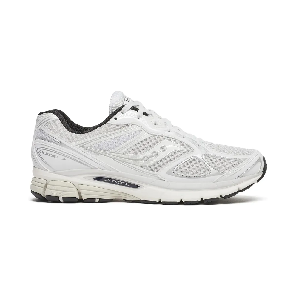 SAUCONY ProGrid Guide 7 “White / Black” (S70936-33)