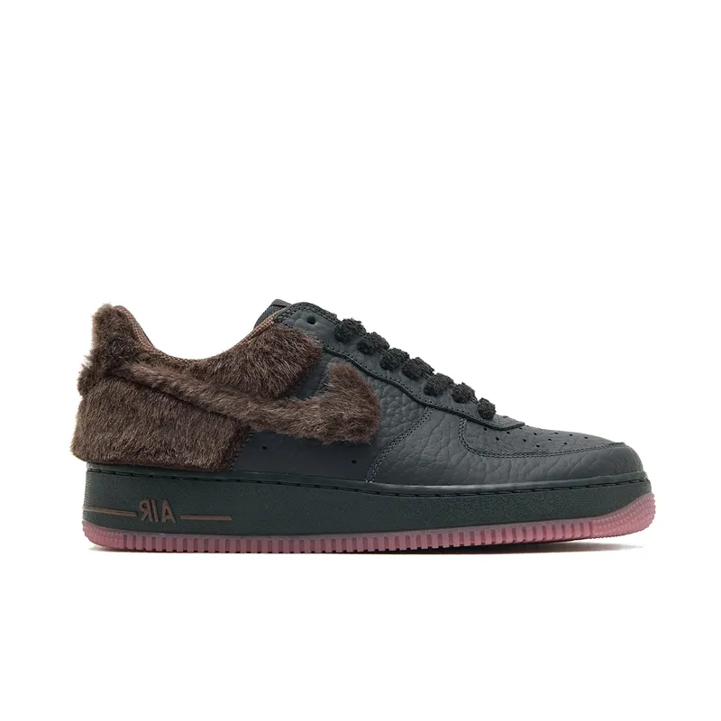 AF1 “NYC Rat”: bruine bontvacht op de Swoosh, en ja, dat is expres