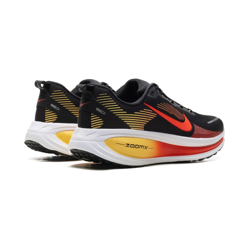 Nike Vomero 18 “Black / Bright Crimson / Light Crimson” (HM6803-016)