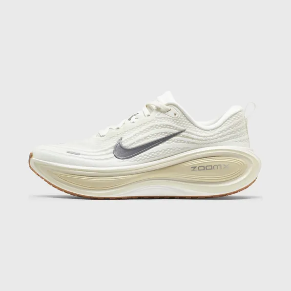 Nike VOMERO PLUS ESS White