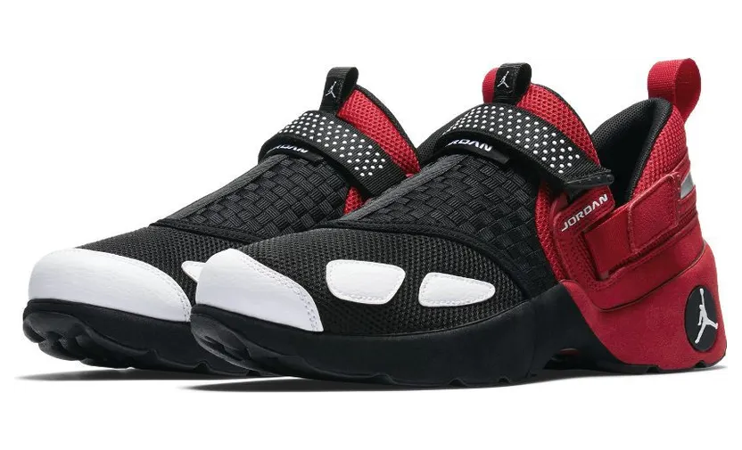 Jordan Trunner LX Black Red (2017)