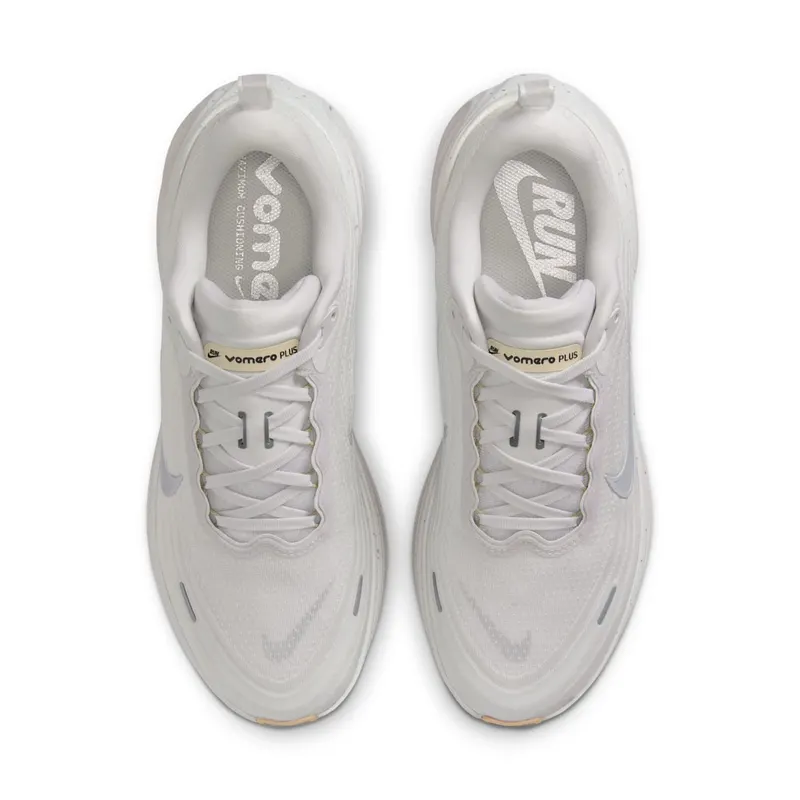 Nike Vomero Plus “Speckle Vast Grey Wolf Grey” (IO4323-001)