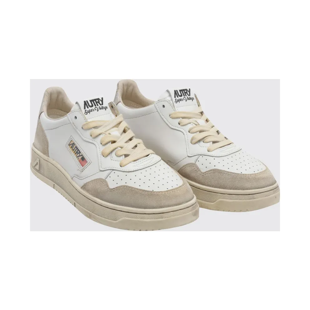 Autry Medalist Low Super Vintage Calfskin with Worn Effect White 4 (AVLMLS75)