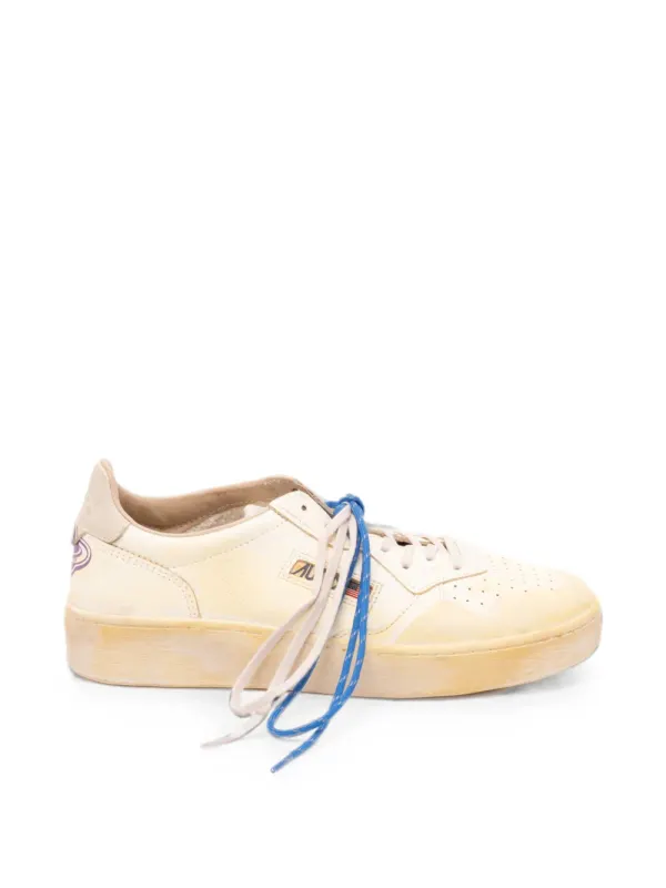 Autry Medalist distressed leather – White (AVLMBV01)