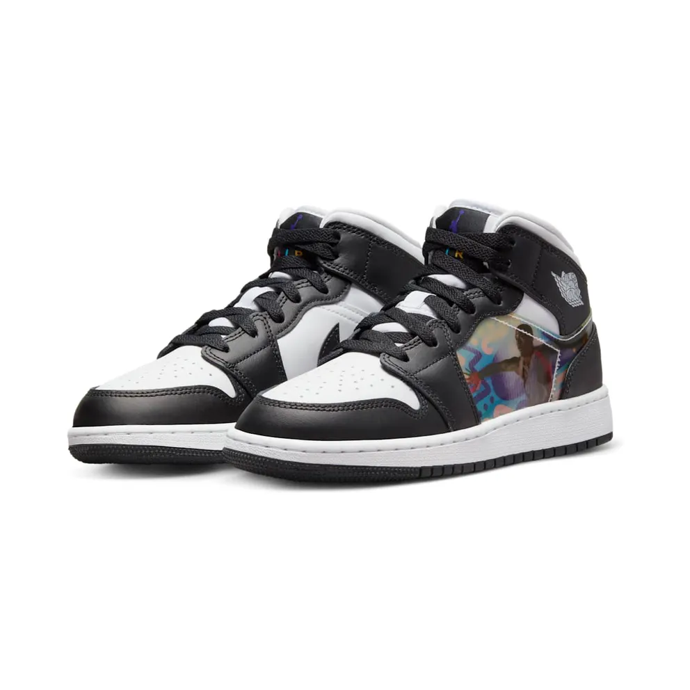Air Jordan 1 Mid Older Kids’ Black (DR9495-001)