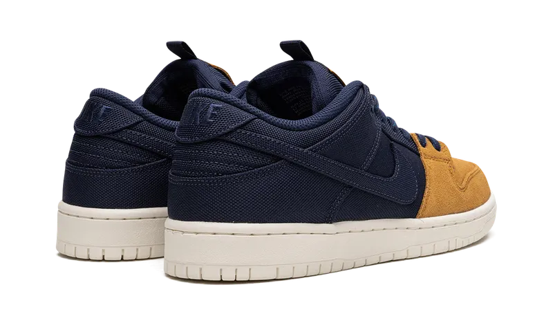 Nike SB Dunk Low “Midnight Navy/Desert Ochre” (DX6775-400)