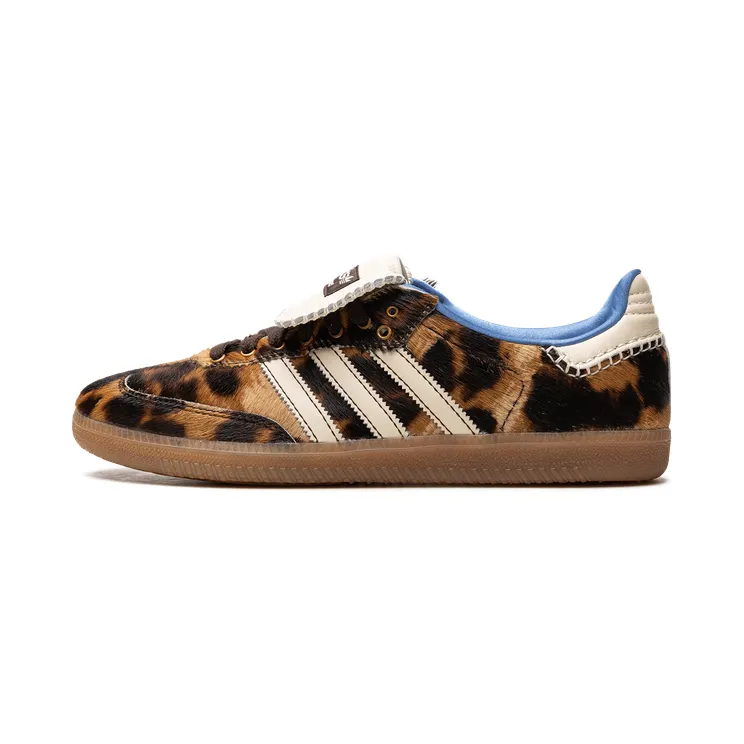 Wales Bonner Samba “Leopard”: 220 euro in de winkel, 466 als je hem nu wilt