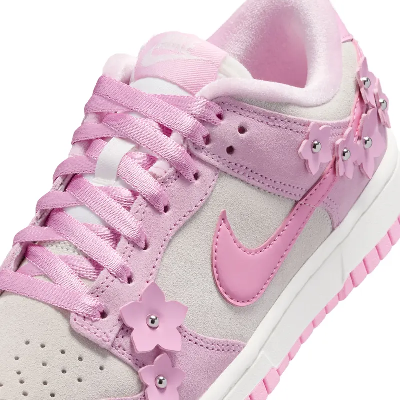 Nike Dunk Low “Femme Pink Flower” (IV4726-600)