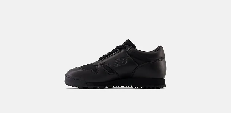 New Balance Rainier Low “Triple Black” (UALGSBBB)