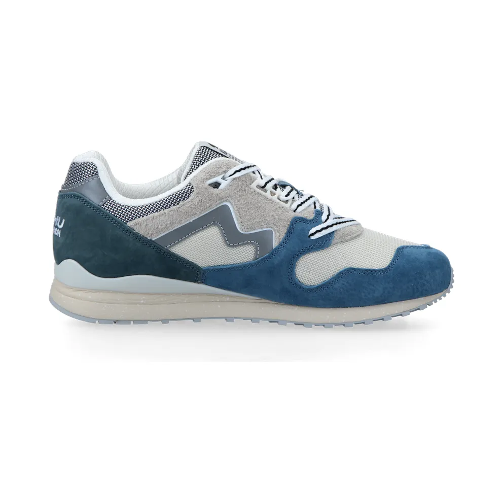 Karhu Synchron Classic (coronet blue / silver lining) – F802686
