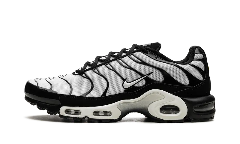 Nike Air Max Plus “Oreo” (852630-032)