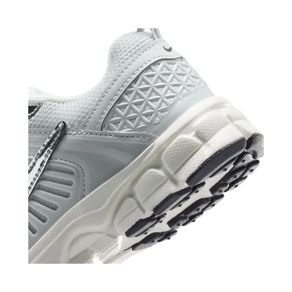 Nike Zoom Vomero 5 Photon Dust/Gridiron/Sail/Chrome (IR4587-001)