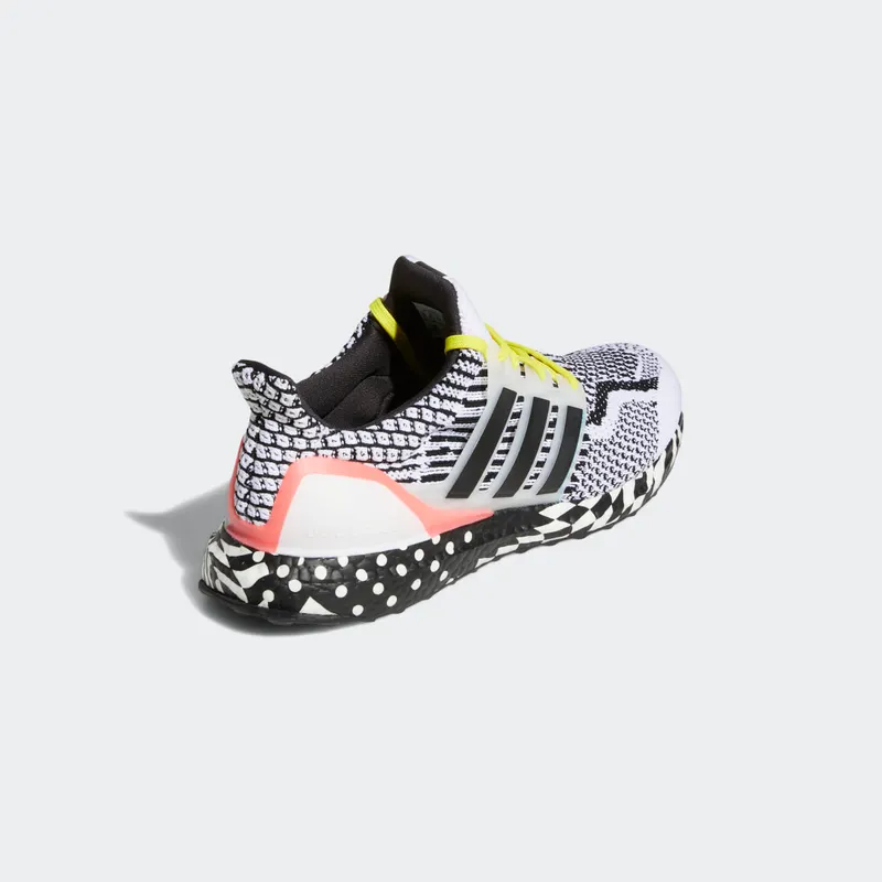 adidas Ultraboost 5 DNA Cloud White / Core Black / Turbo (GY0326)