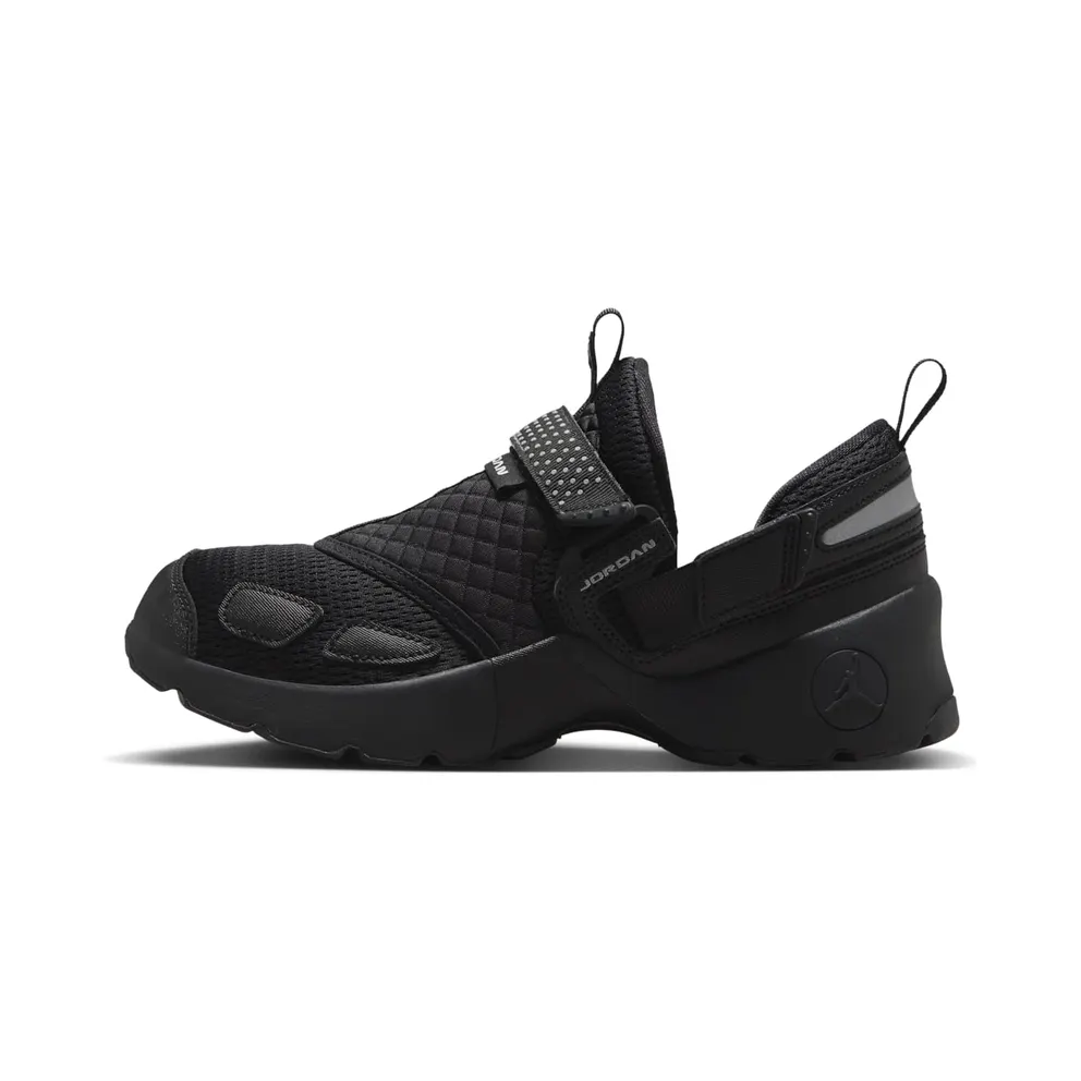 Jordan Trunner LX “Black / Grey” (HQ2164-001)