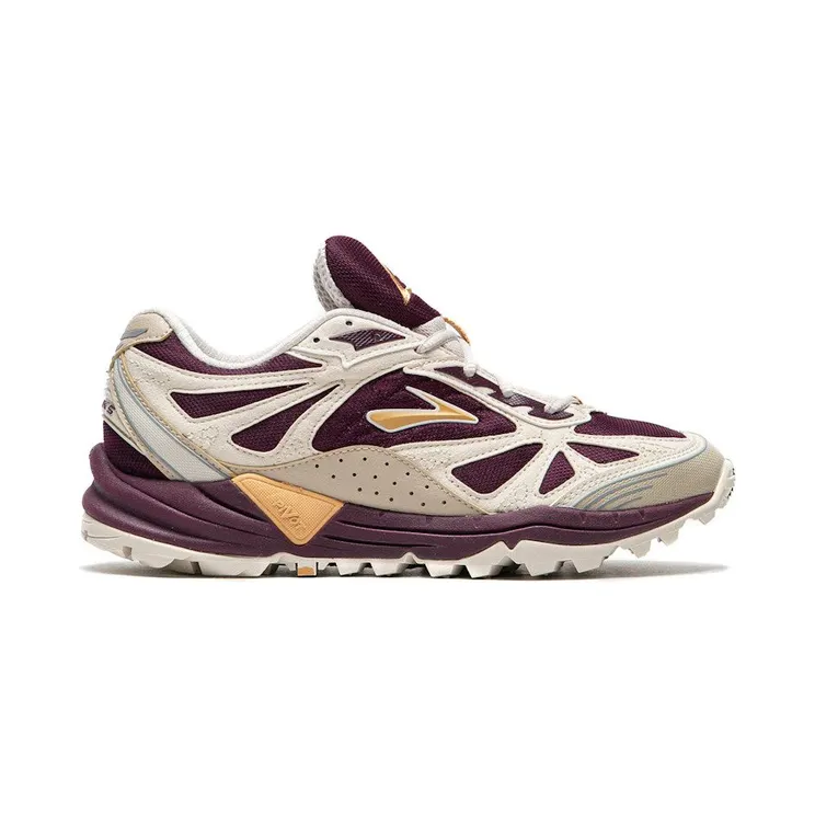 brooks-cascadia-1 110502-1D-971