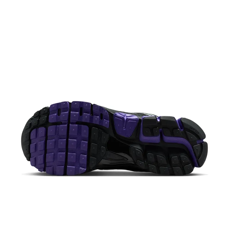 Nike Vomero Black / Court Purple / Hyper Grape (FJ2028-004)