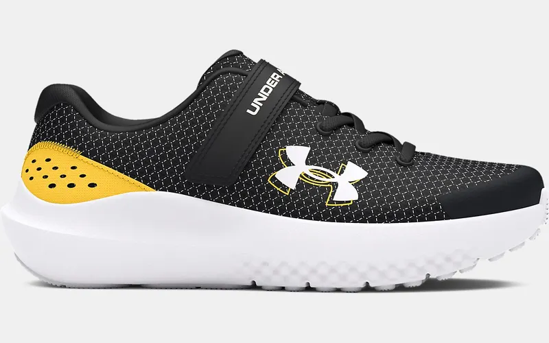 Running Shoes for Kids Under Armour UA Surge 4 3027104-004