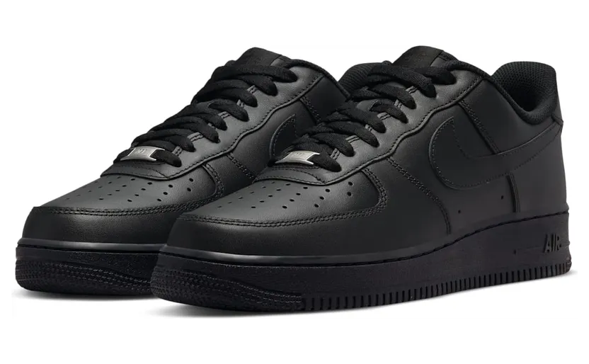 Nike Air Force 1 ’07 “Triple Black”: het zwarte werkpaard (5)