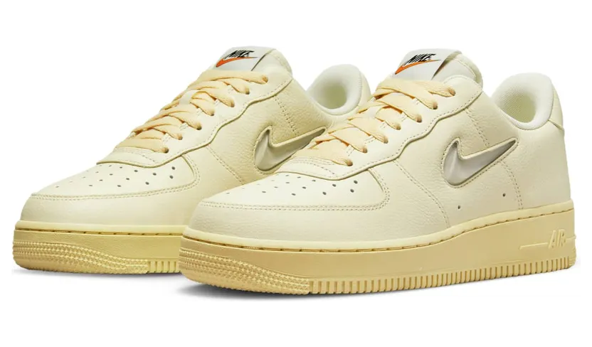 nike-air-force DO9456-100