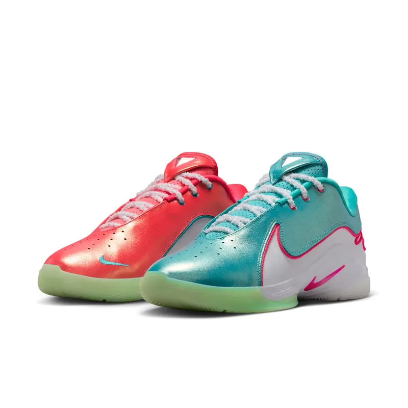 Nike LeBron 22 “Christmas” (HV5148-600)