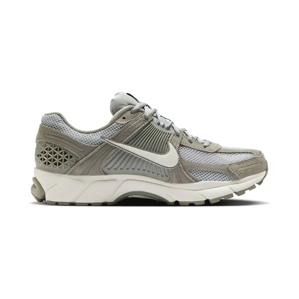 Nike Zoom Vomero 5 “Dark Stucco” (HF1553-002)