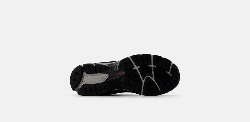 New Balance 2002R “Black/Grey” (U2002RC)