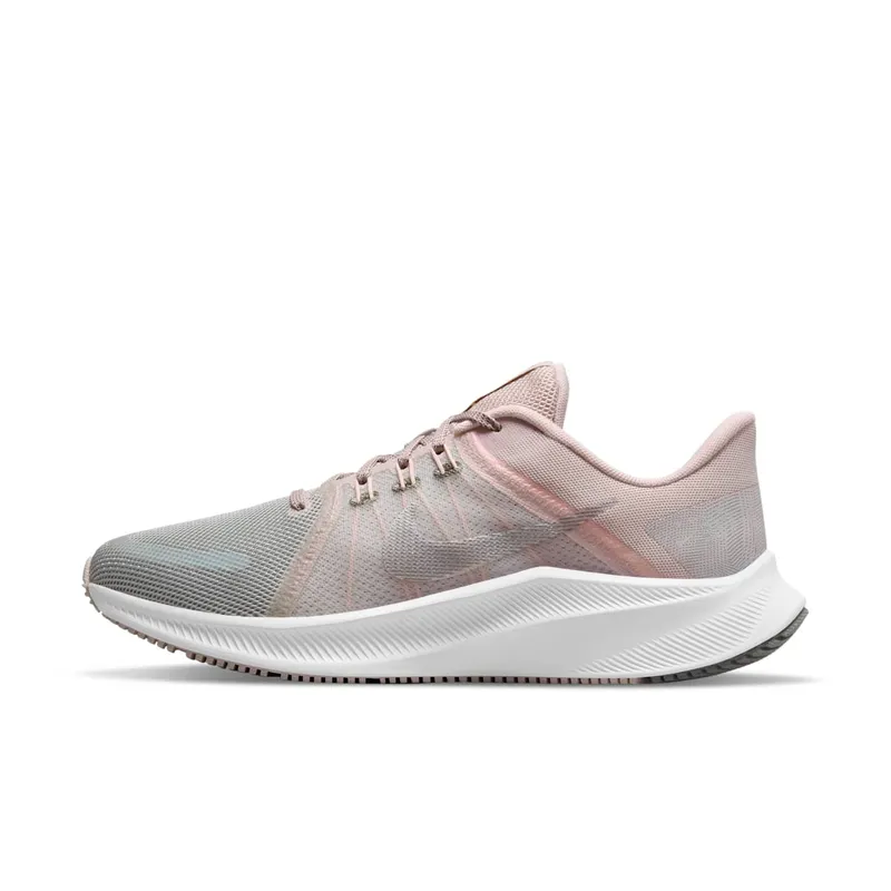 Nike Quest 4 Premium (straat) “Grey Fog / Barely Rose / Pale Coral / Metallic Pewter” (DA8723-002)