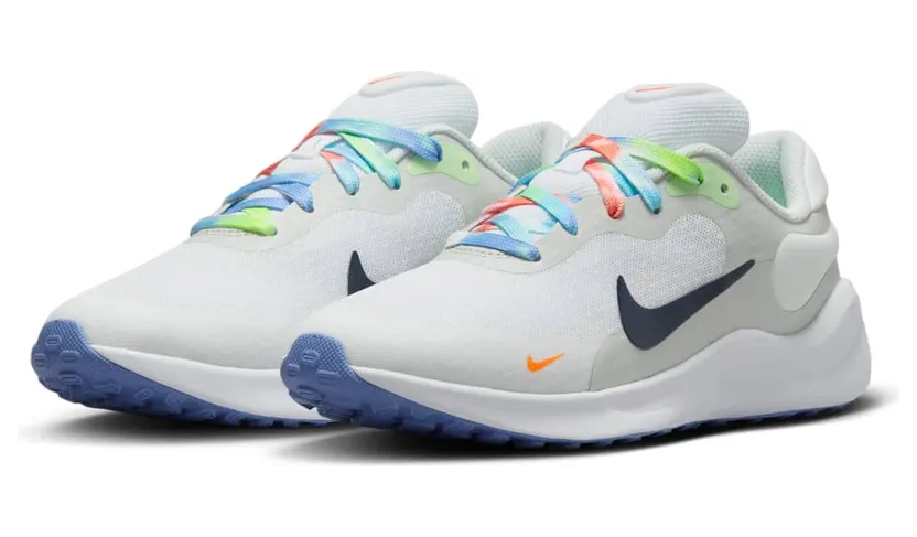 nike-revolution FN4991-100