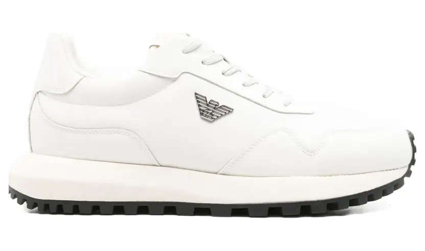 Emporio Armani Sneakers mit Logo-Schild – Braun (EM003738AF19532)