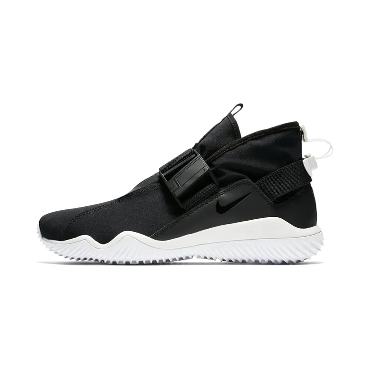 Nike KMTR “Black / Summit White” (921664-001)