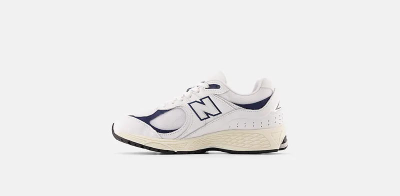 New Balance 2002R “White / Natural Indigo” (M2002RHQ)
