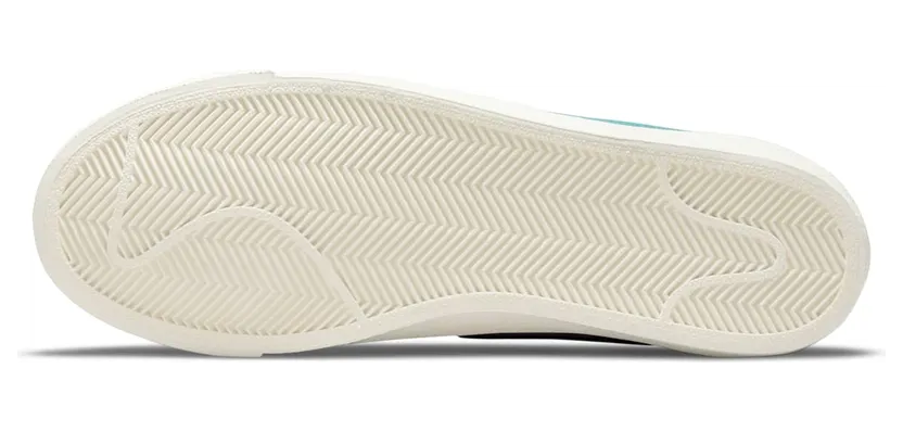 nike-blazer DA6364-105