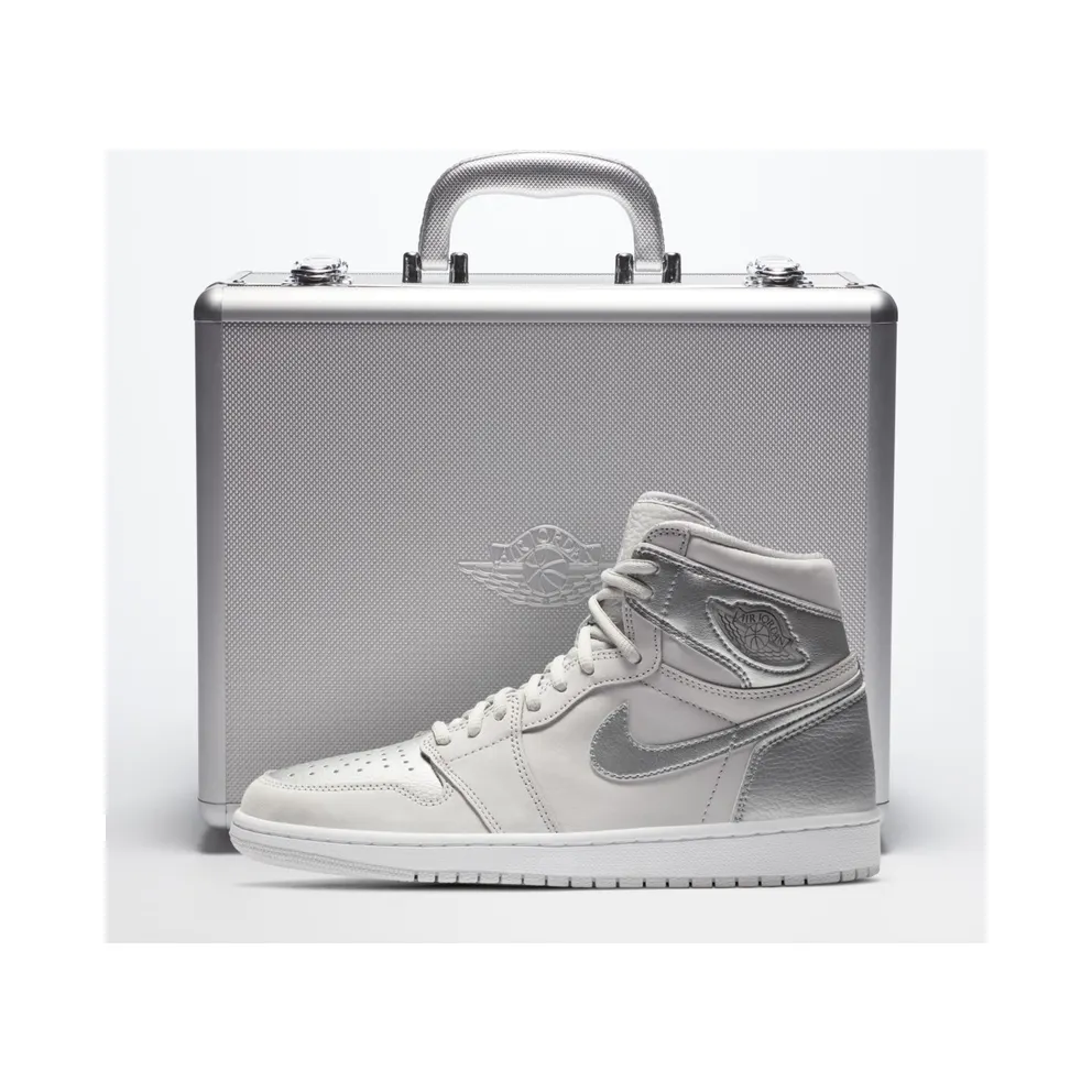 Jordan 1 Retro High CO Japan Neutral Grey (Suitcase) Neutral Grey/Metallic Silver-White (DA0382-029)