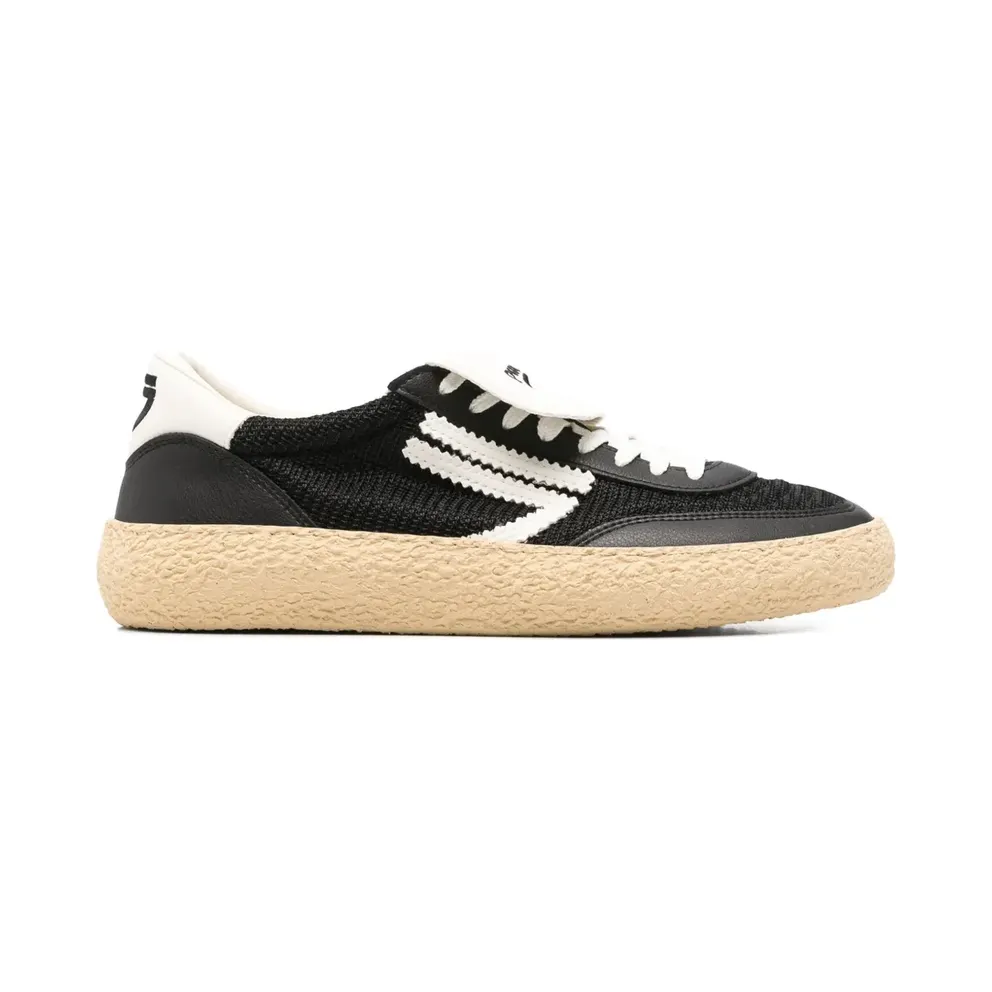 Puraai mit Logo-Stickerei – Black (PU405T)