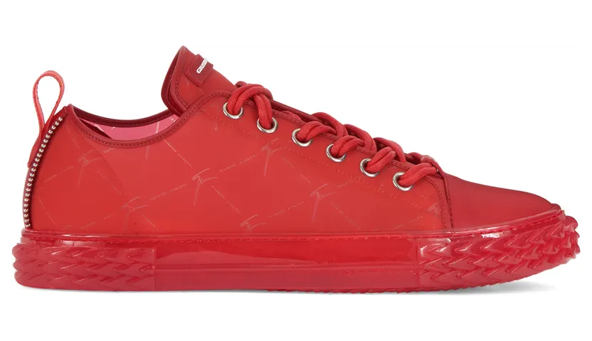 Giuseppe Zanotti Sneakers en vinyle rouge transparent avec bout en cuir rouge. complétées par une étiquette signature en caoutchouc et une semelle blabber à effet relief. (RM10053003)