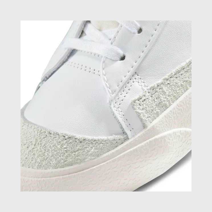 nike-blazer BQ6806-104