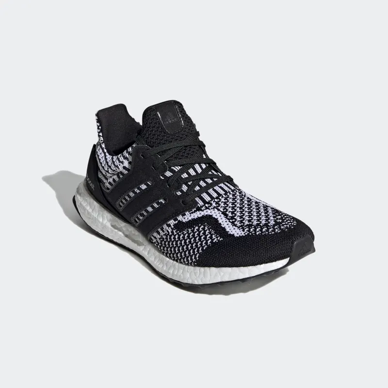 adidas Ultraboost 5.0 DNA Core Black / Core Black / Cloud White (FZ1850)