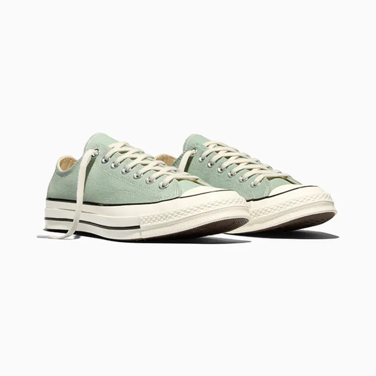 converse-chuck-taylor-all-star A15976C
