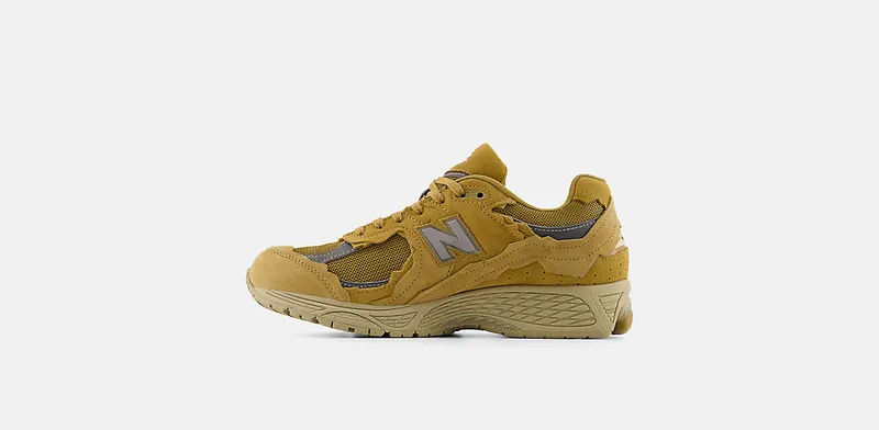 New Balance 2002R Gore-Tex “Protection Pack – Stucco” (U20027OI)