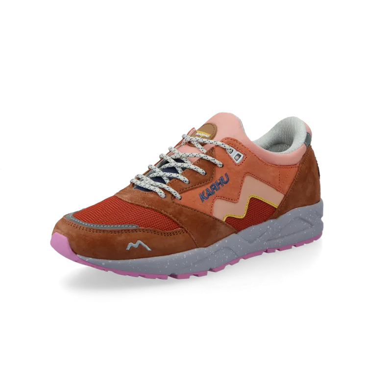 Karhu Aria 95 (brown sugar/ almost apricot) – F803096