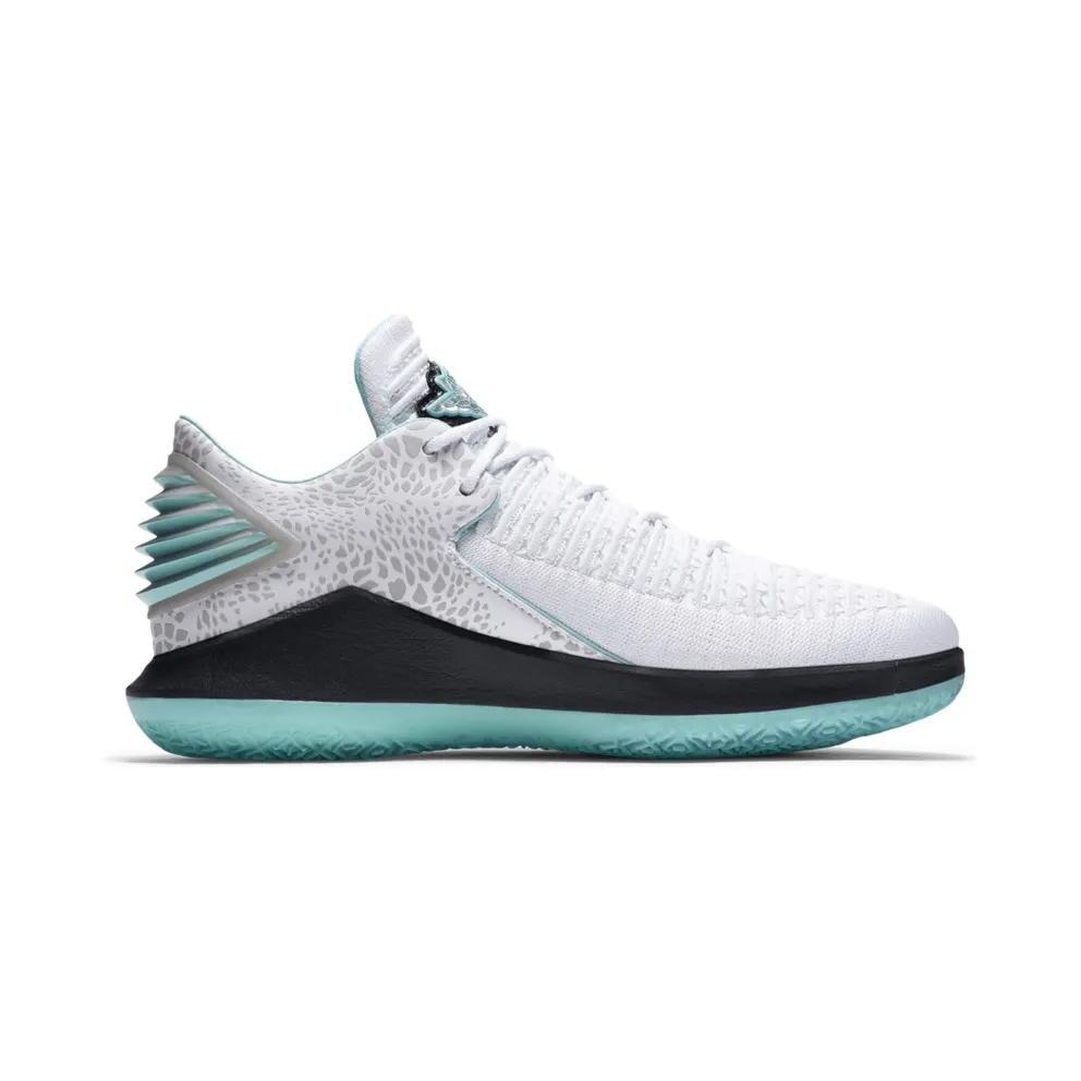 Jordan XXXII Low Guo Ailun PE White/Black-Metallic Silver-Multi-Color (AH3347-101)